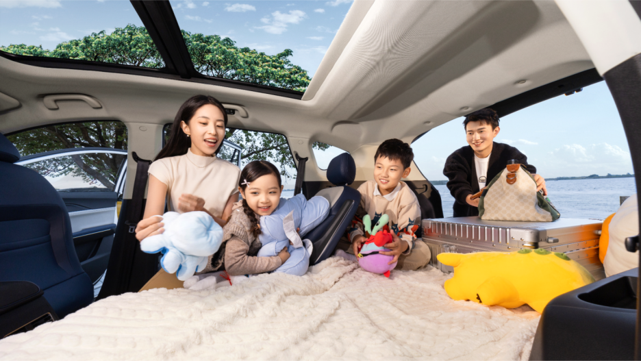 9.98-14.98万元  大七座电混SUV  尊龙凯时X8 E家正式上市1233.png